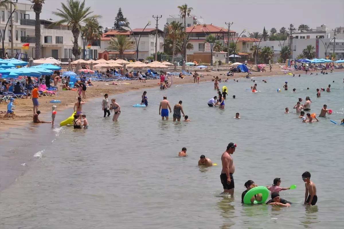 Mersin'de Kurban Bayramı'nda Sahil Yoğunluğu