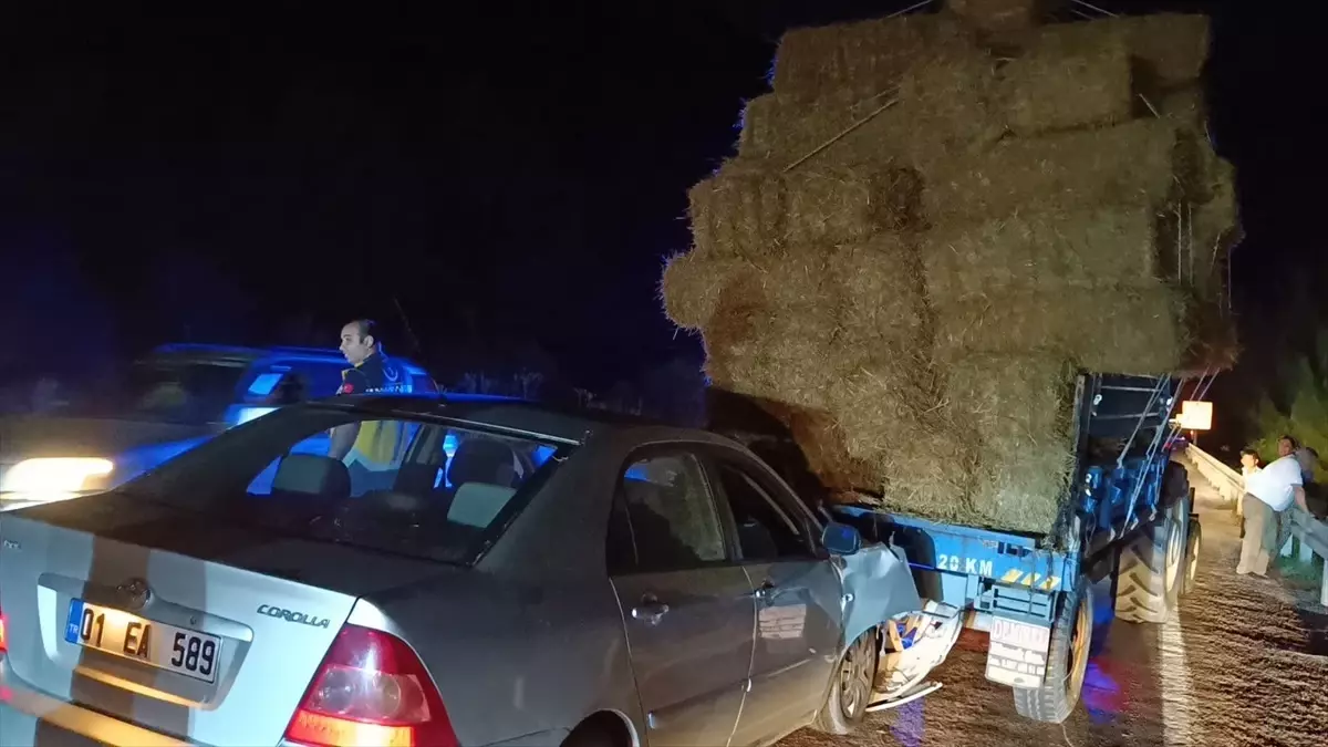 Otomobil Traktöre Çarptı: Sürücü Yaralı