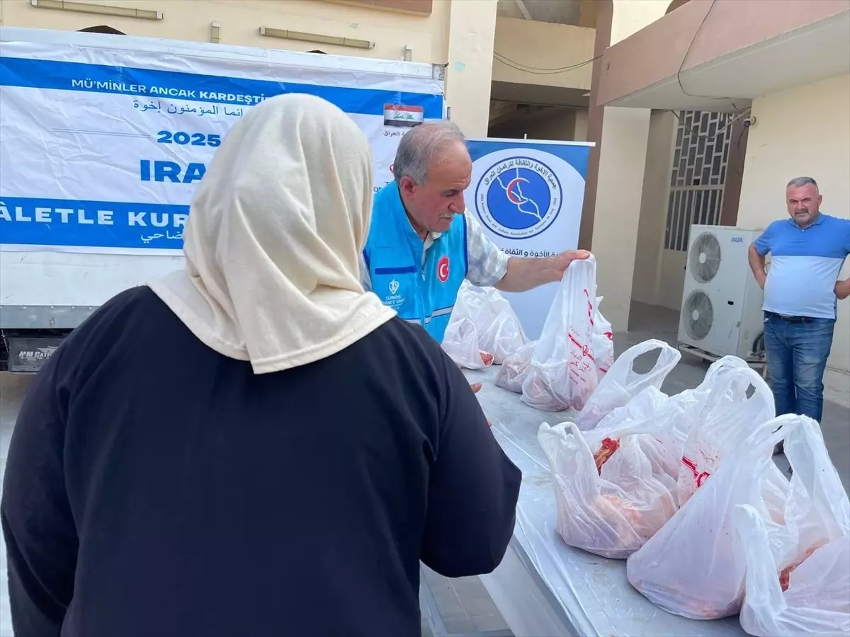 Kerkük'te 500 Aileye Kurban Eti Dağıtıldı