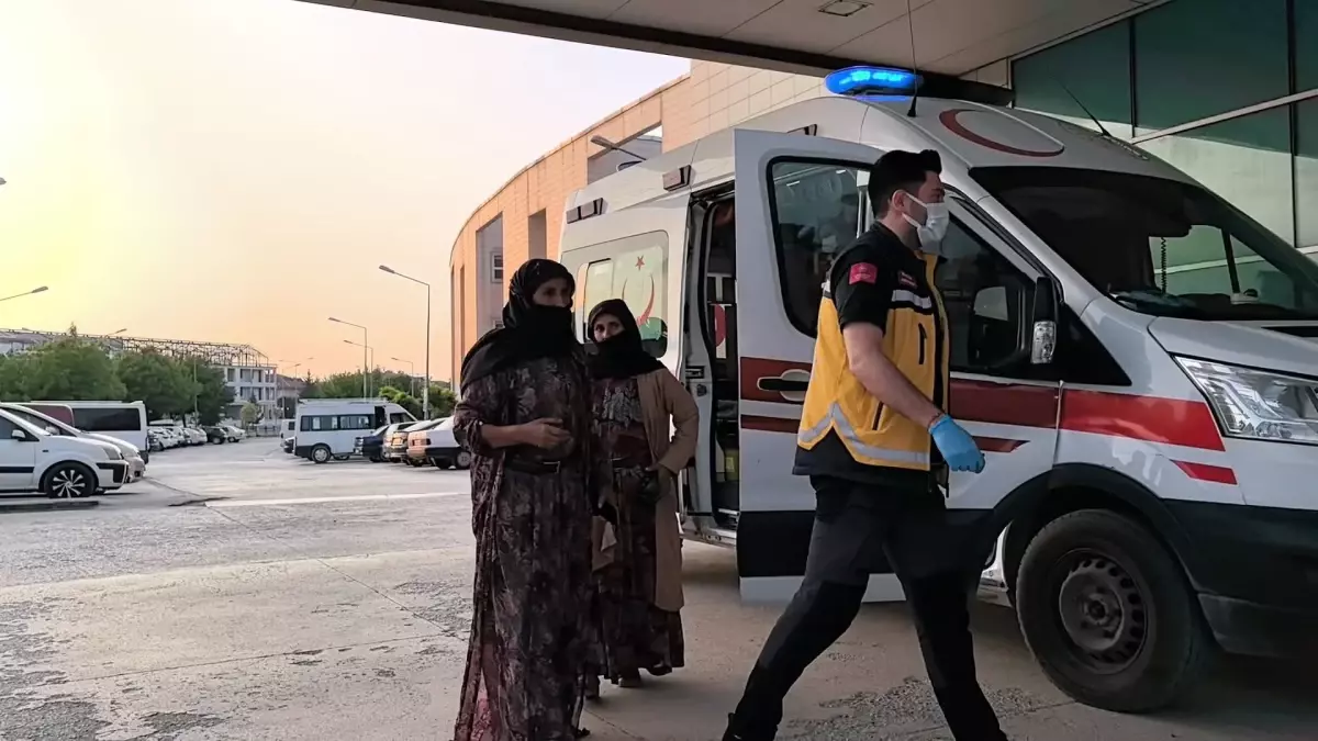 Bursa'da Pilav Zehirlenmesi: 40 Kişi Hastaneye Kaldırıldı