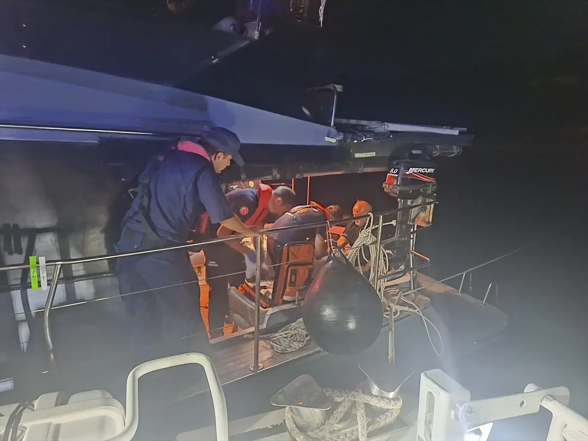 Rahatsızlanan Tekne Yolcusu Tahliye Edildi