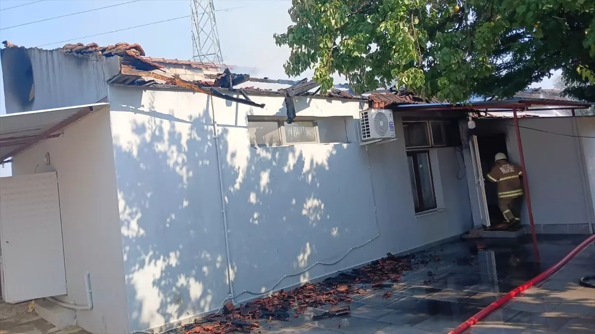 Yangında Yaralı Bebek Hastaneye Kaldırıldı