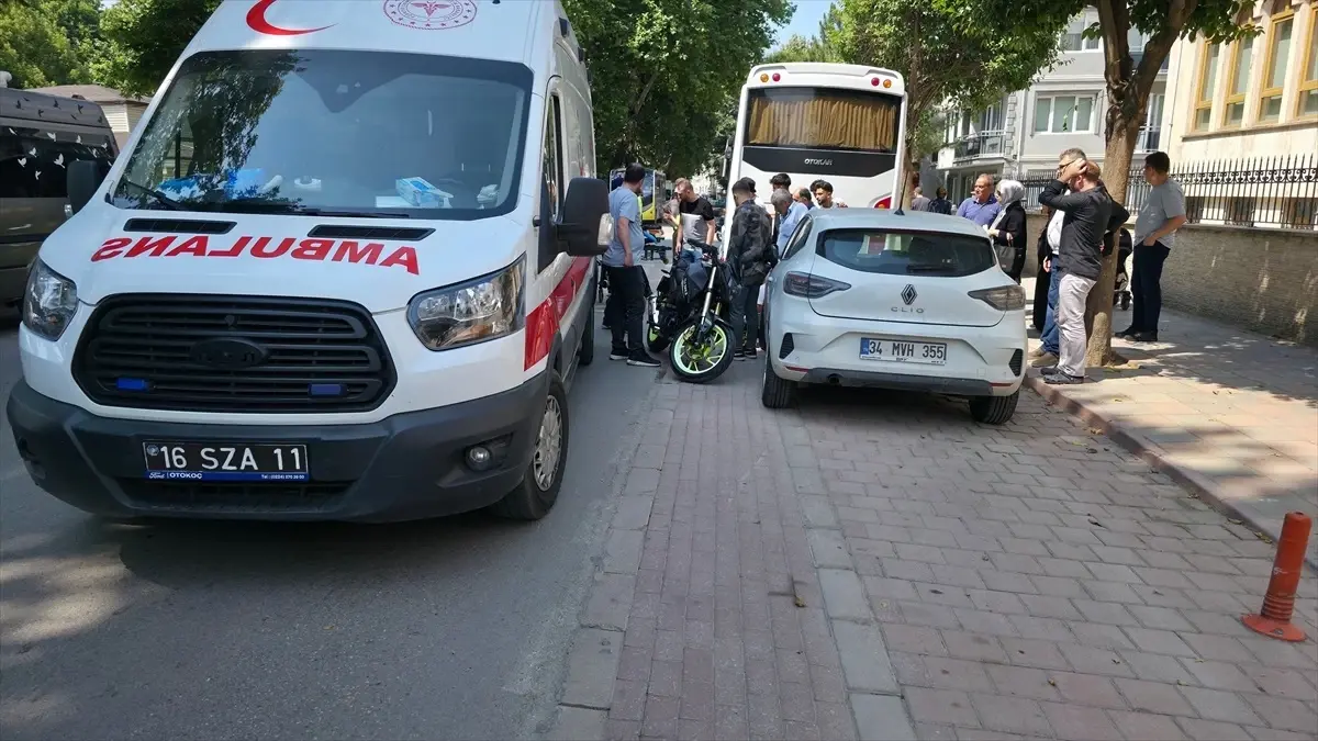 İnegöl'de Otomobil-Motosiklet Çarpışması