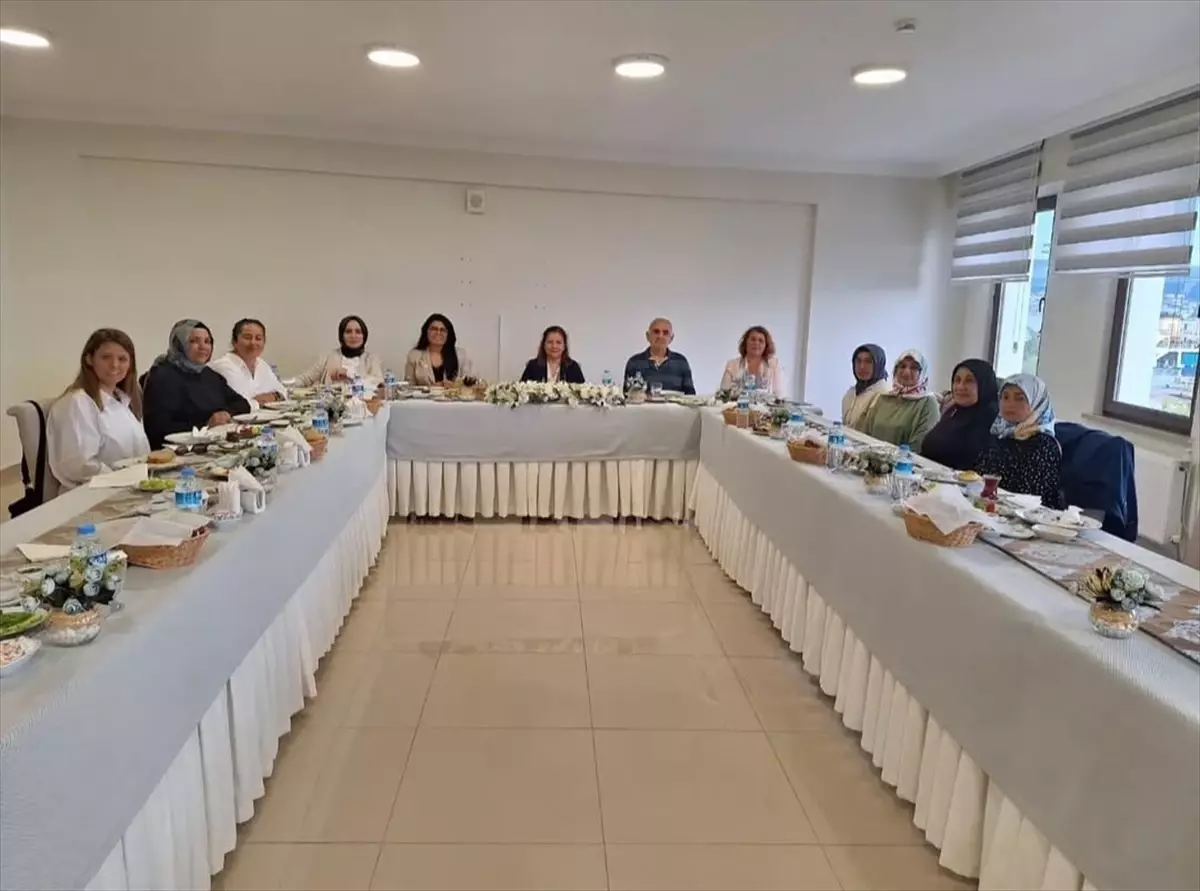 Kızılay Gökçeada Kadın Kolları 1. Yaşını Kutladı