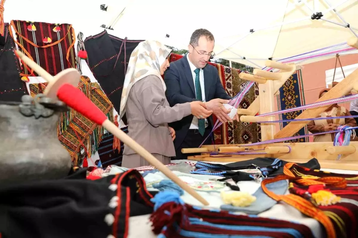 Akçaabat'ta Yıl Sonu Sergisi Düzenlendi