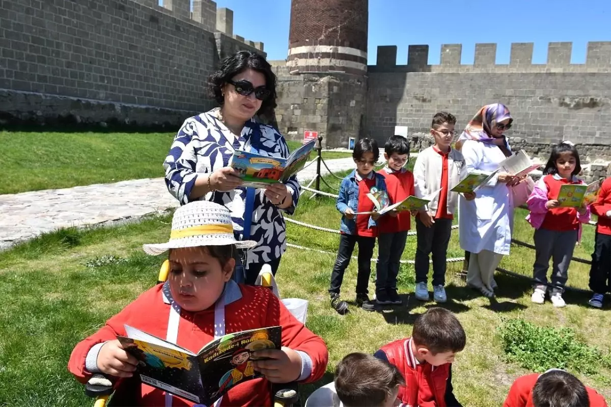 Erzurum'da Kitap Okuma Şenliği