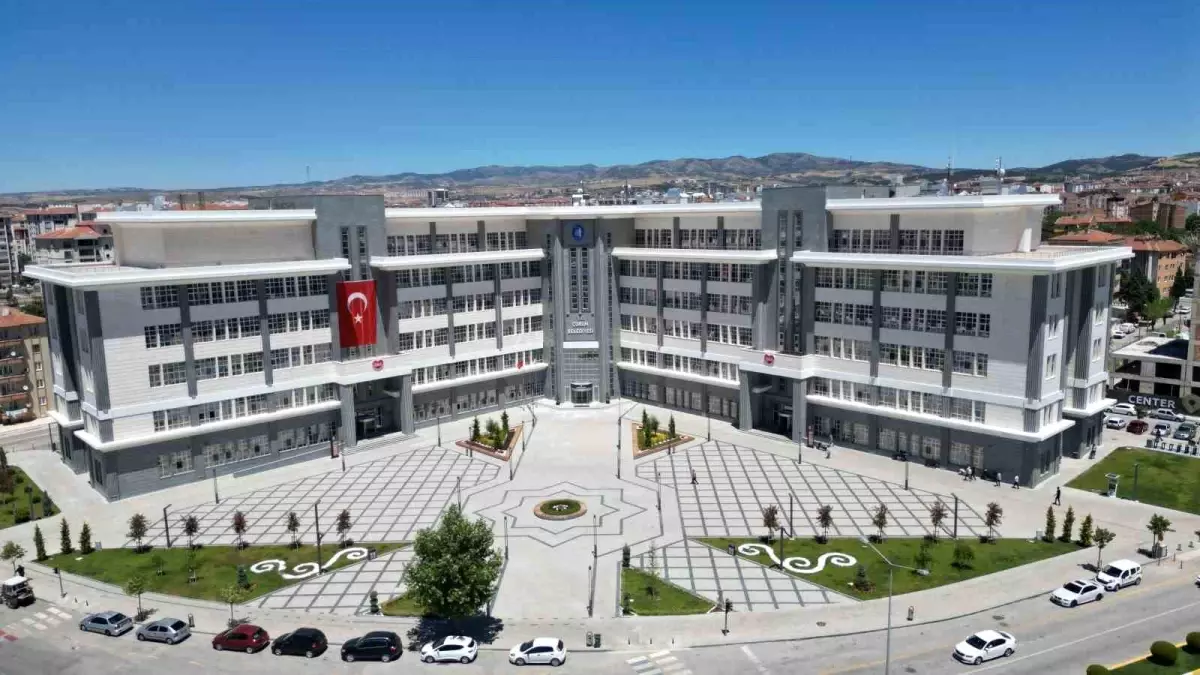 Çorum Belediyesi'nden Öğrencilere Ücretsiz Toplu Taşıma Desteği