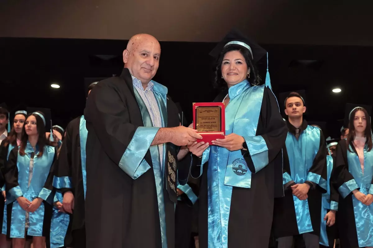 Fahriye Şenuz, Mezuniyetin Birincisi Oldu