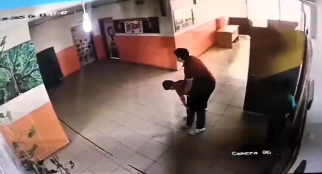 Öğrenci Heimlich Manevrası ile Kurtarıldı