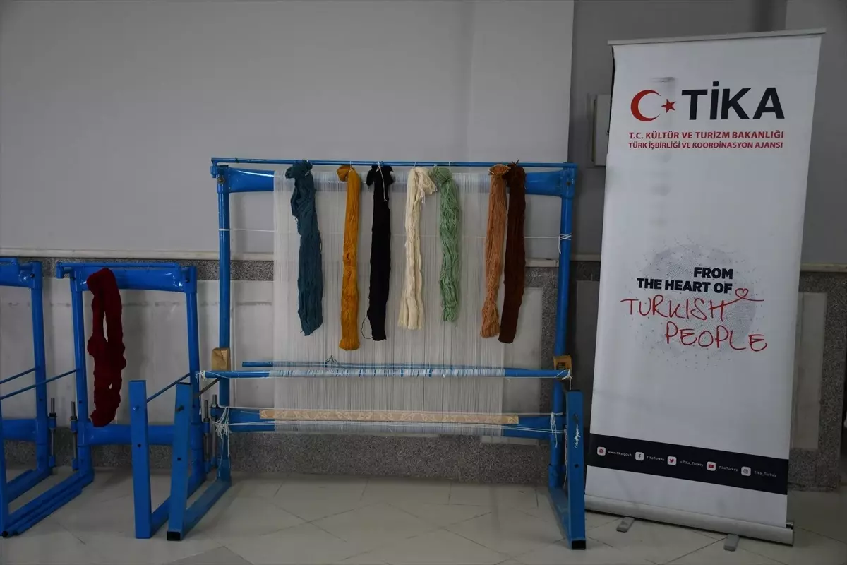 TİKA'dan Herat Üniversitesi'ne Halı Dokuma Desteği