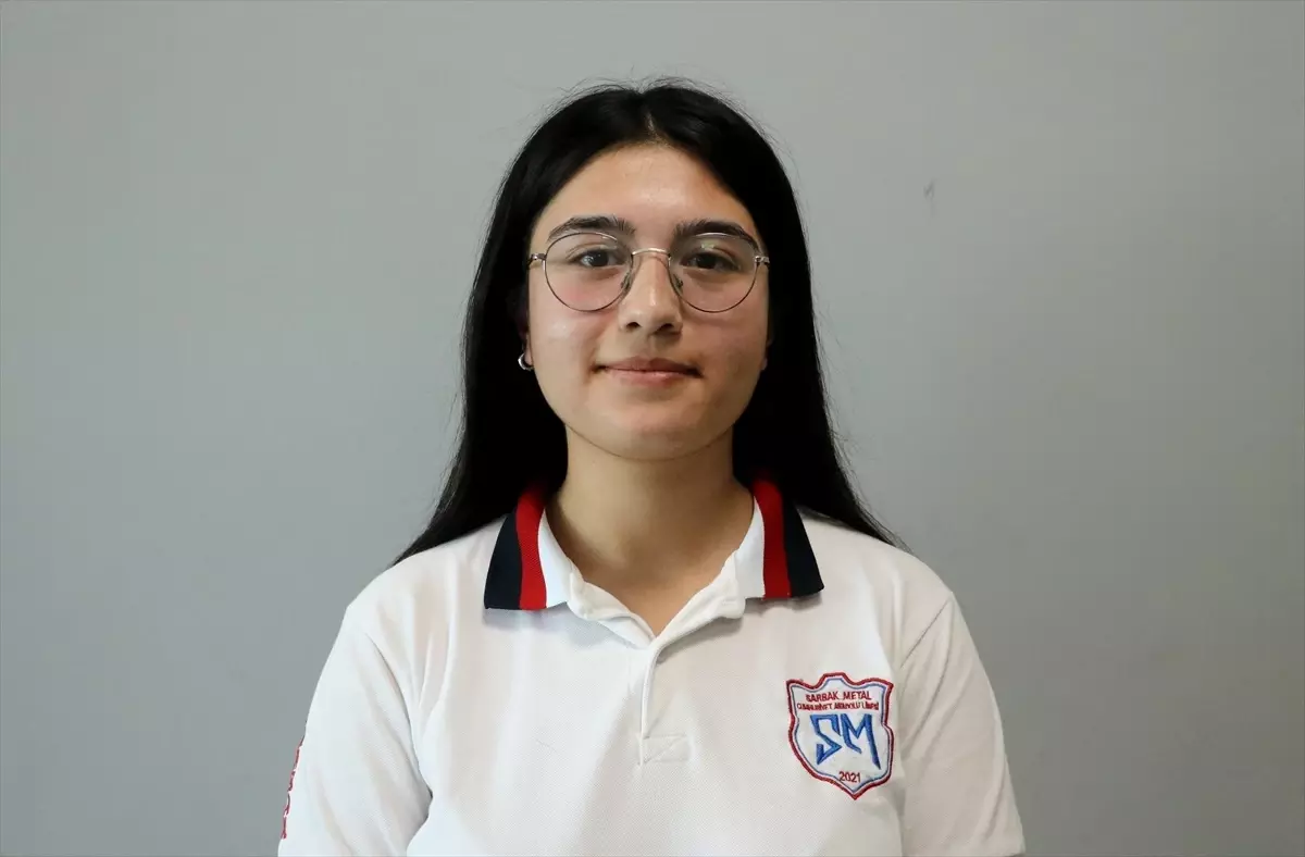 Öğrencilerden Robotik El Prototipi