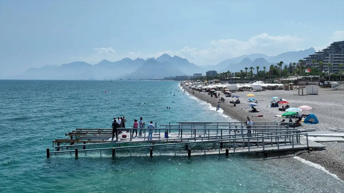 Engelsiz Plajı'nda Son Hazırlıklar