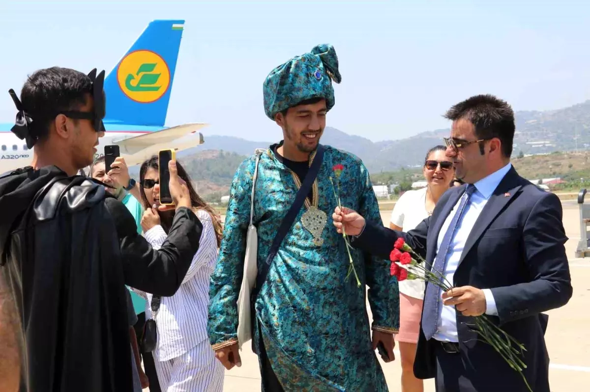 Özbekistan Havayolları'ndan İlk Uçuş Gazipaşa-Alanya'ya