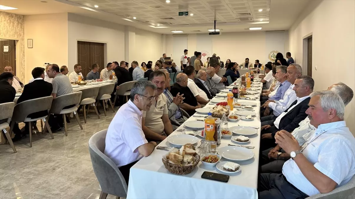 Kaymakam Arabacı'ya Veda Yemeği