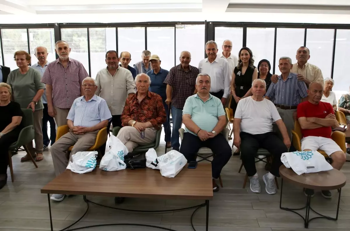 Nilüfer Belediyesi'nden Huzurevi Sakinlerine Babalar Günü Ziyareti