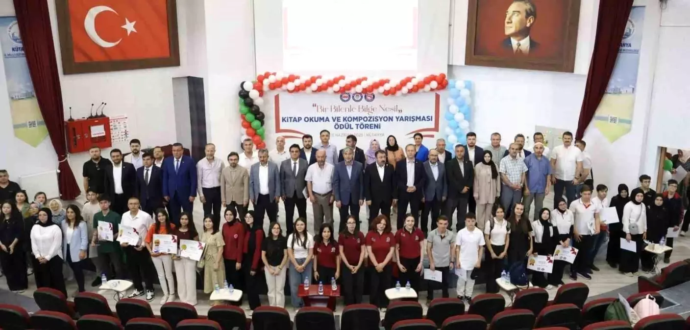 Kütahya'da 'Bir Bilenle Bilge Nesil' Yarışması Ödül Töreni