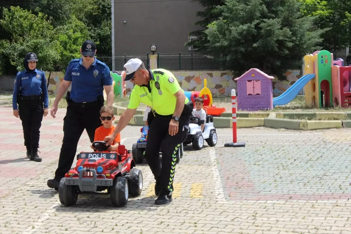 Edirne'de Çocuklara Trafik Eğitimi