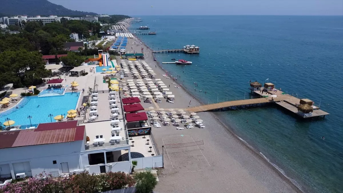 Muğla ve Antalya Plajlarında Yoğunluk