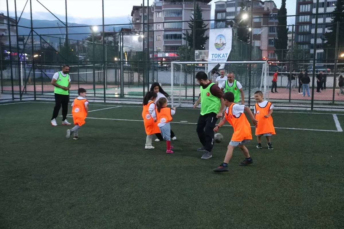 Tokat'ta Babalar Günü Futbol Maçı