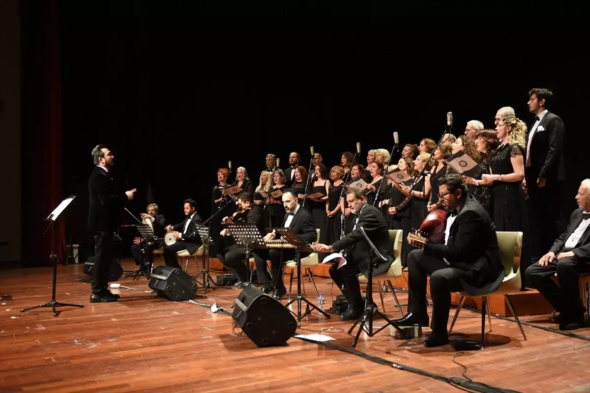Artvin'de Geleneksel Müzik Konseri