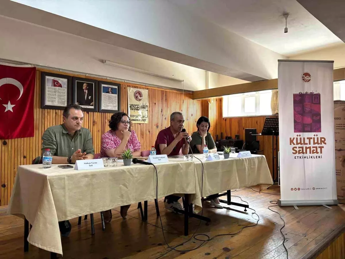 Sakarya'da 24. Uluslararası Sapanca Şiir Akşamları 'Şairler Liselerde' Programı Düzenlendi