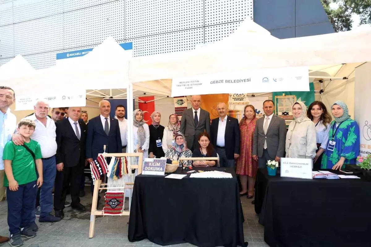 Gebze'de Mesleki Eğitim Tanıtım ve İstihdam Fuarı Açıldı
