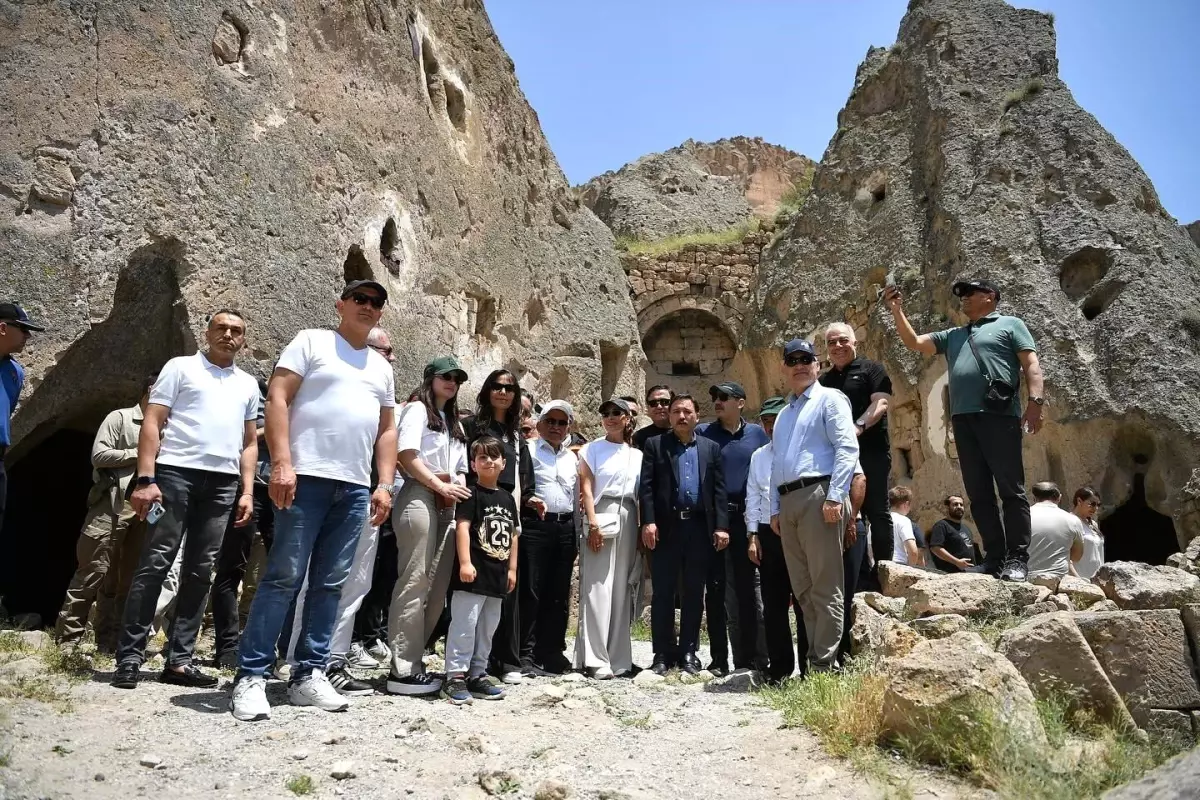 Kayseri'de Soğanlı Vadisi Buluşması: Doğa ve Tarih İç İçe