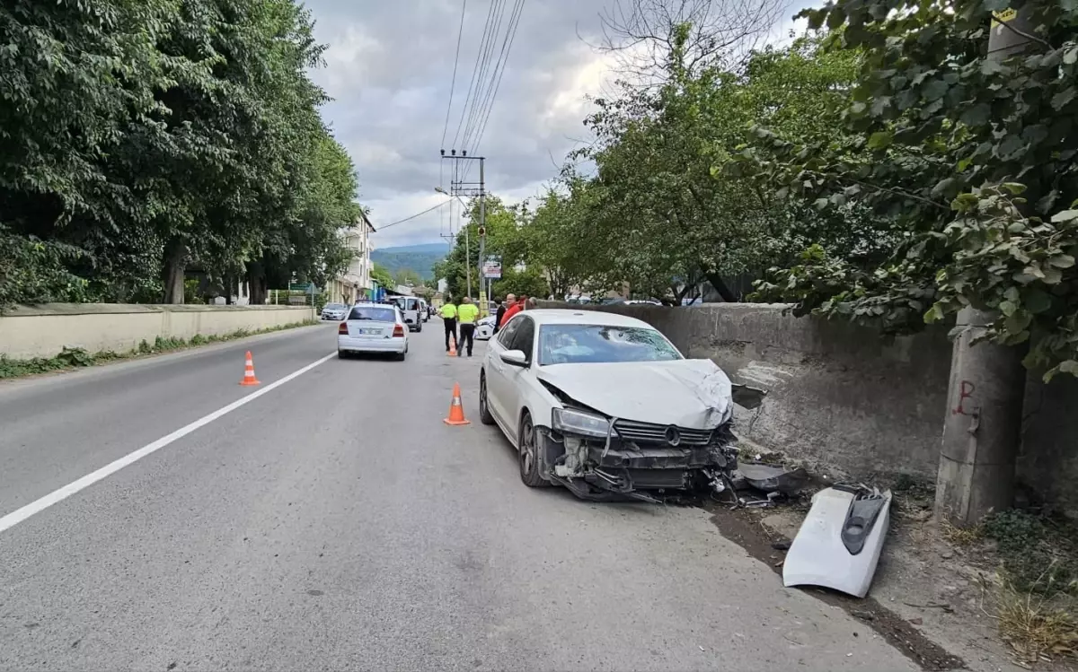 Sapanca'da Kaza: Motosiklet Sürücüsü Ağır Yaralandı
