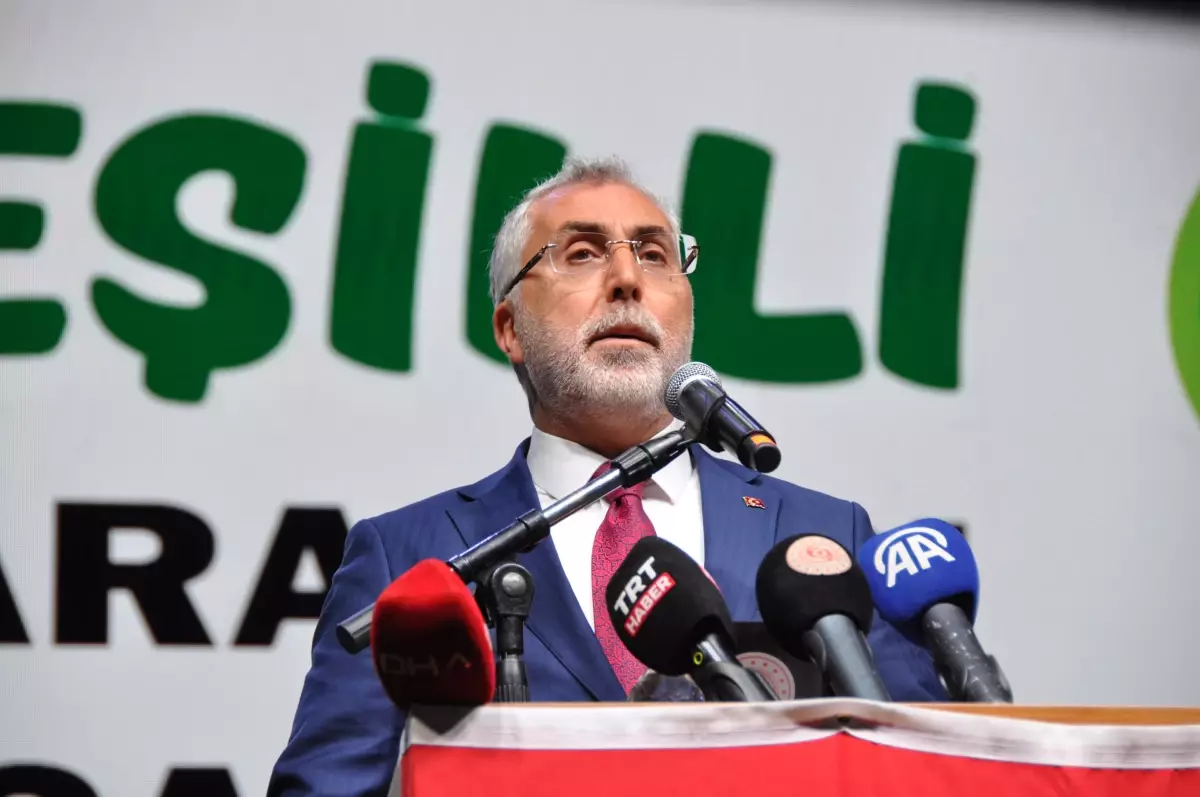 Bakan Işıkhan Kiraz Festivali'ne Katıldı