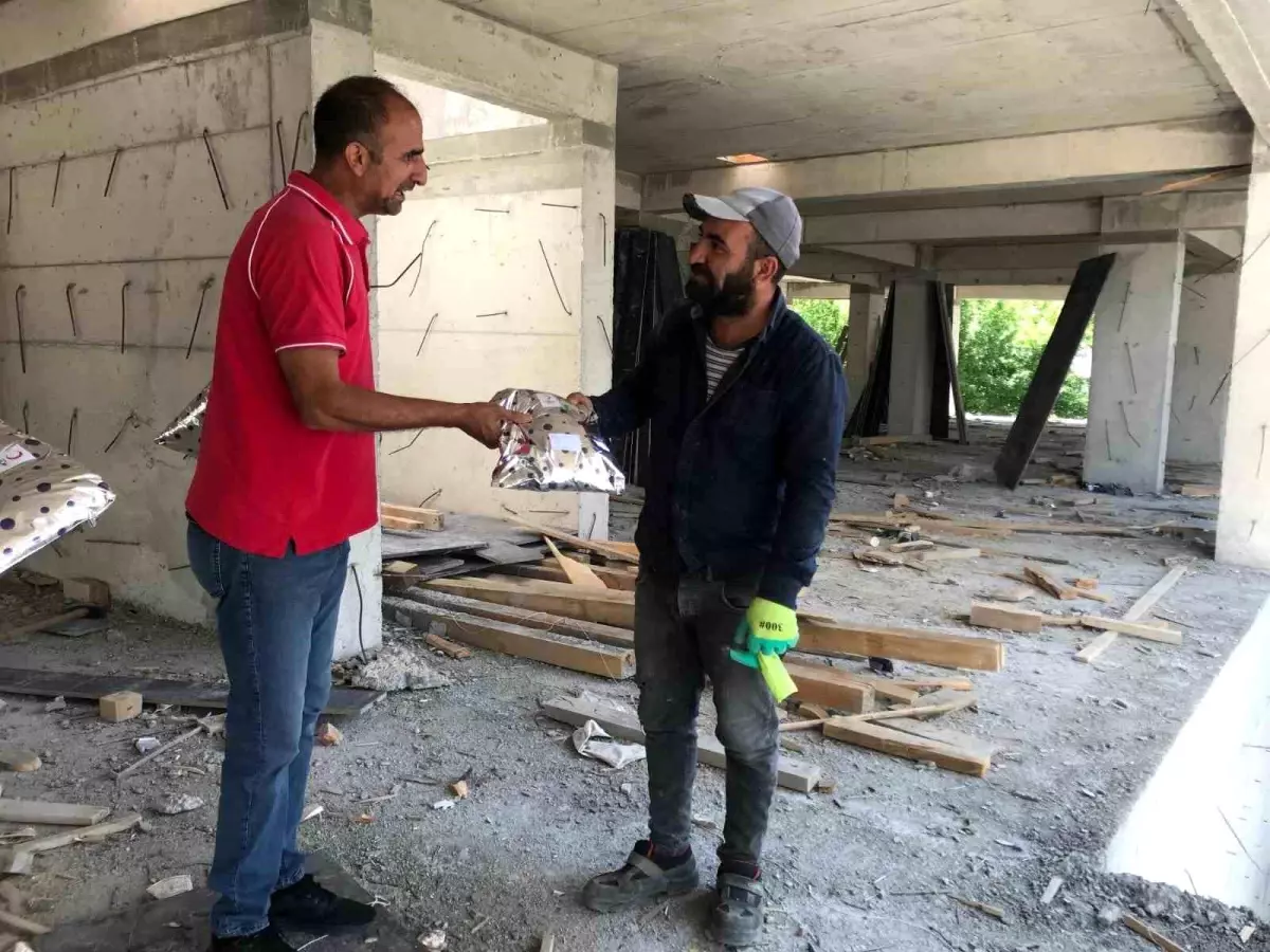 Kızılay'dan Babalar Günü Kutlaması