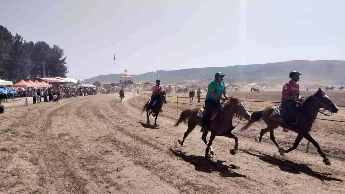 Baklan'da Geleneksel Rahvan At Yarışları Coşkuyla Gerçekleşti