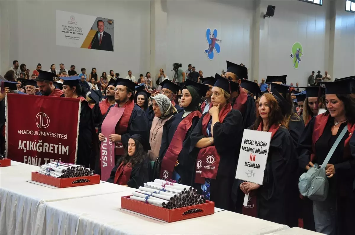 Anadolu Üniversitesi Mezuniyet Töreni