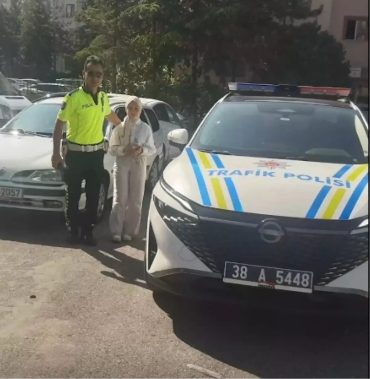 Polisler Öğrencileri Sınava Götürdü