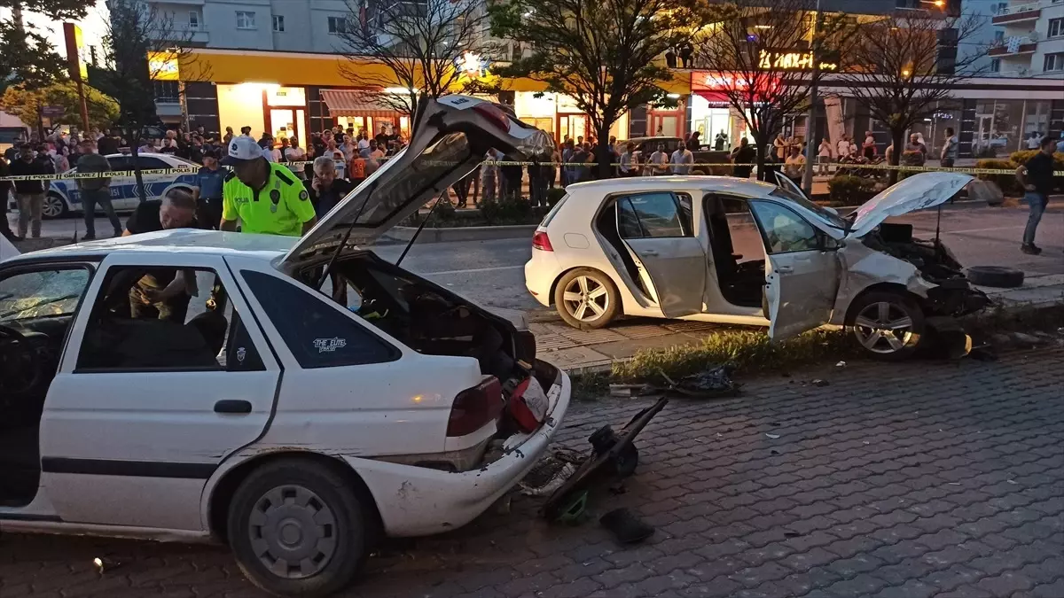 Kahramankazan'da Trafik Kazası: 5 Yaralı