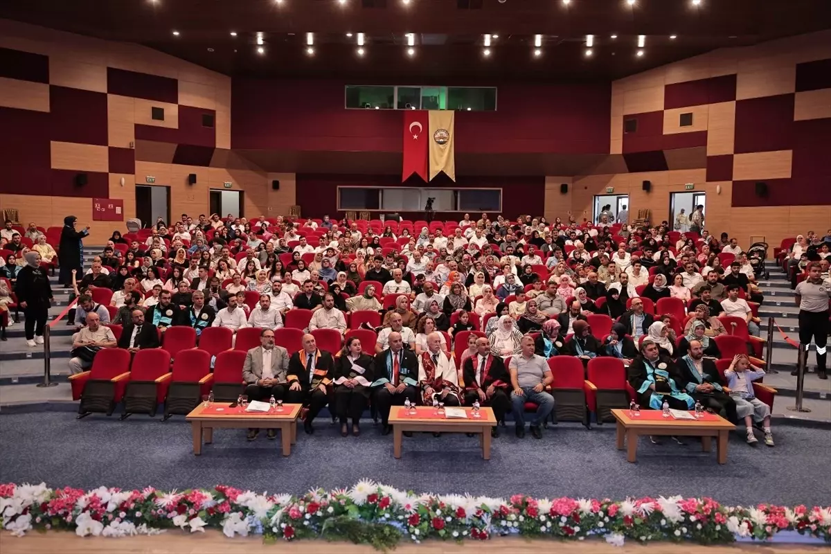 TÜ İlahiyat Fakültesi Mezuniyet Töreni