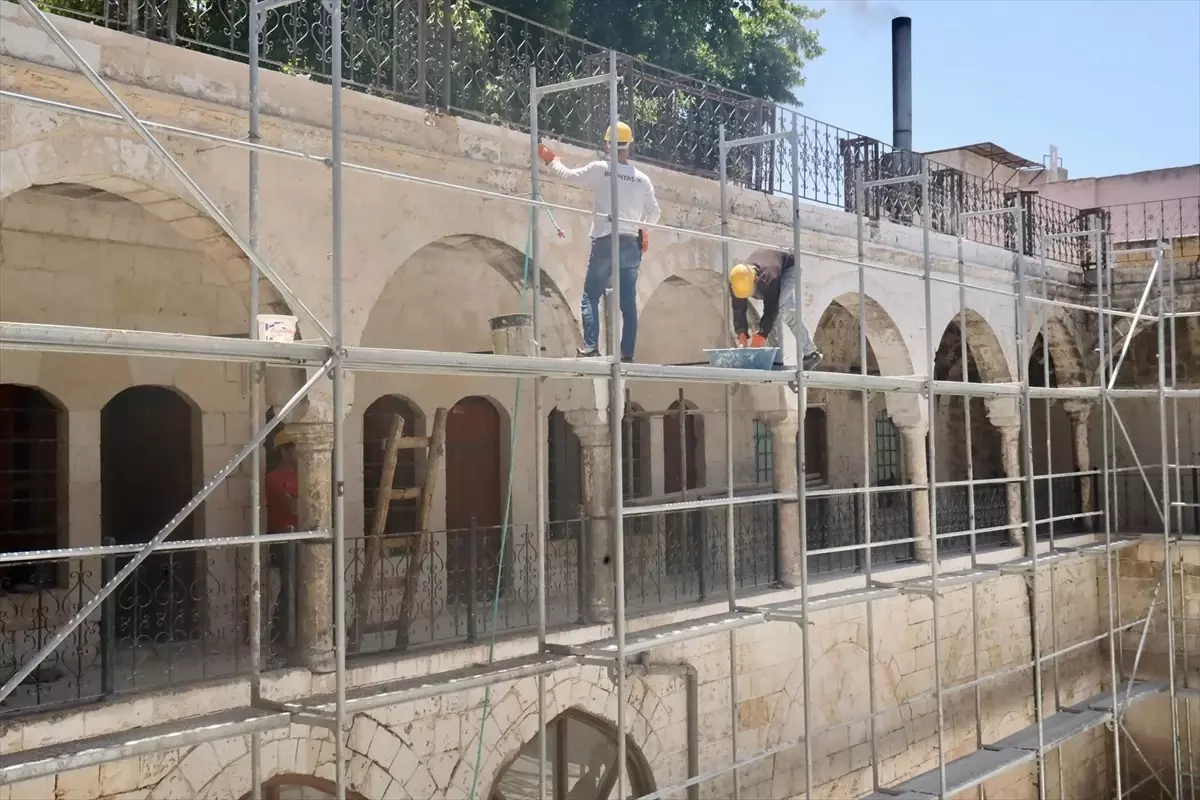 Barutçu Hanı'nda Restorasyon Başladı