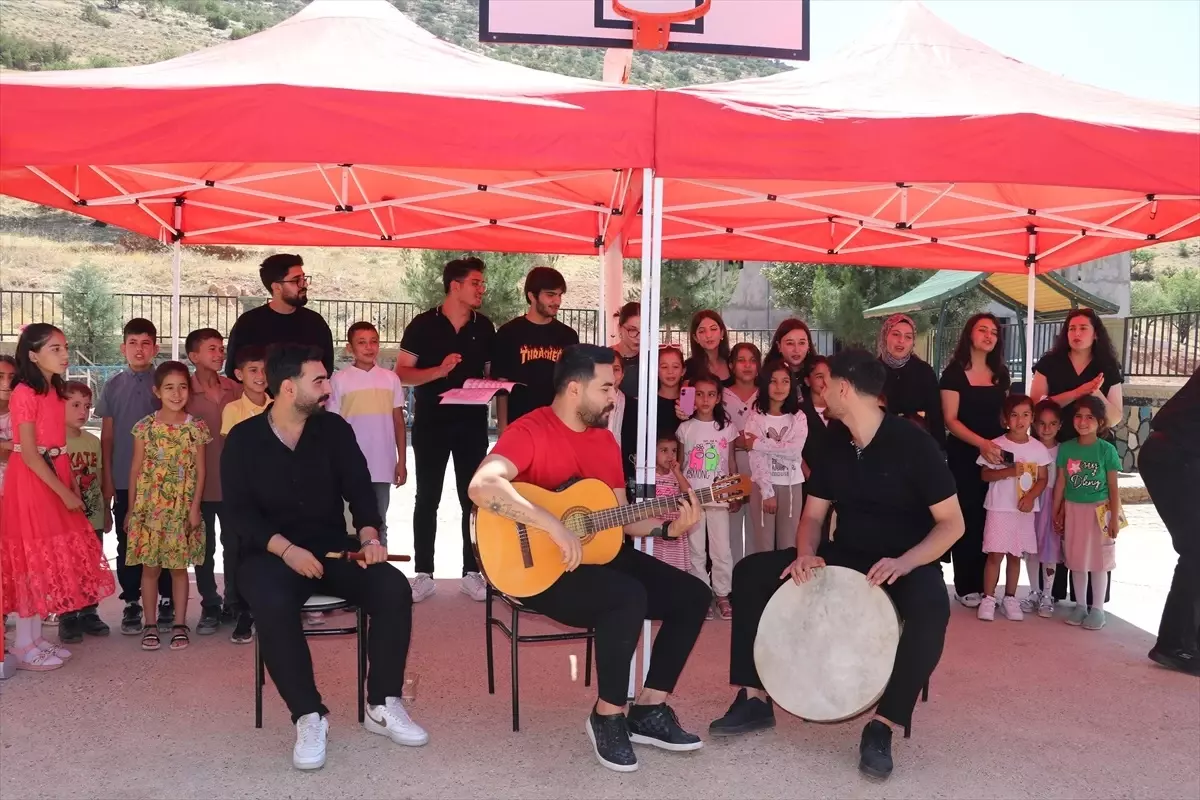 Batman Üniversitesi'nden Halk Müziği Konseri