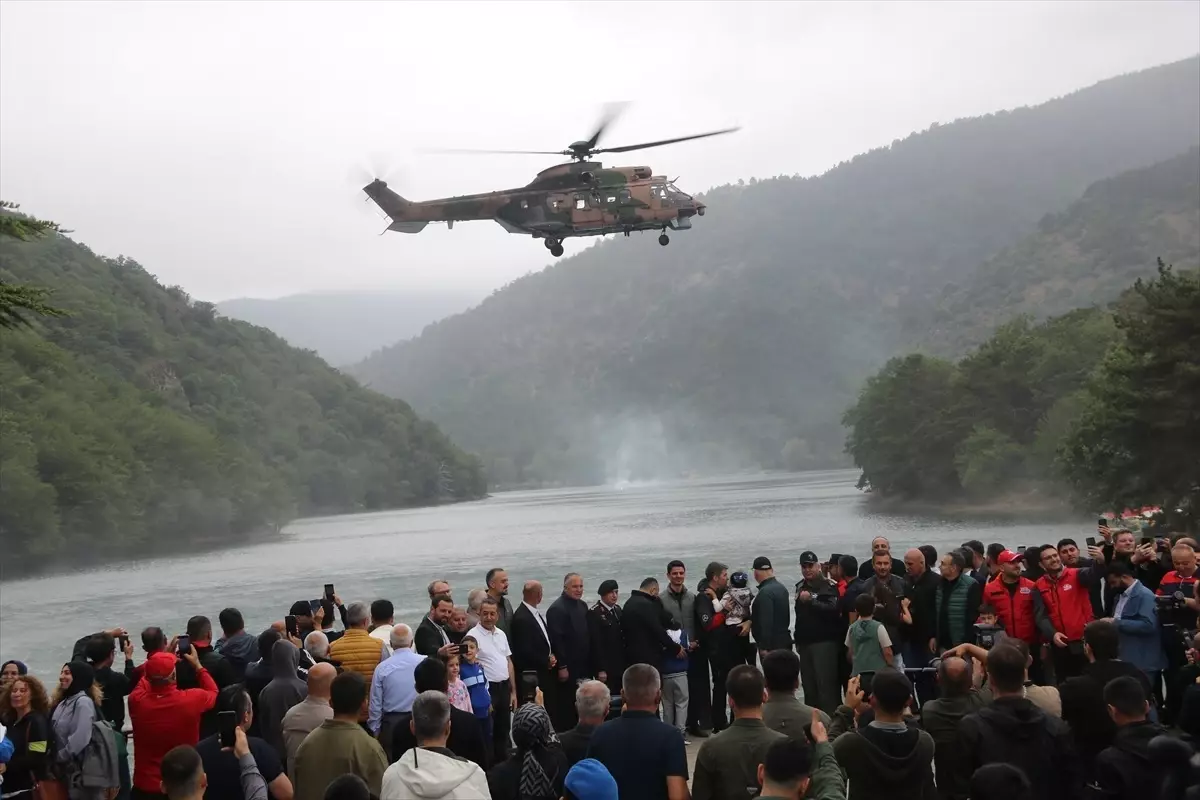 Amasya Festivali'nde Doğa Yürüyüşü ve Helikopter Gösterisi