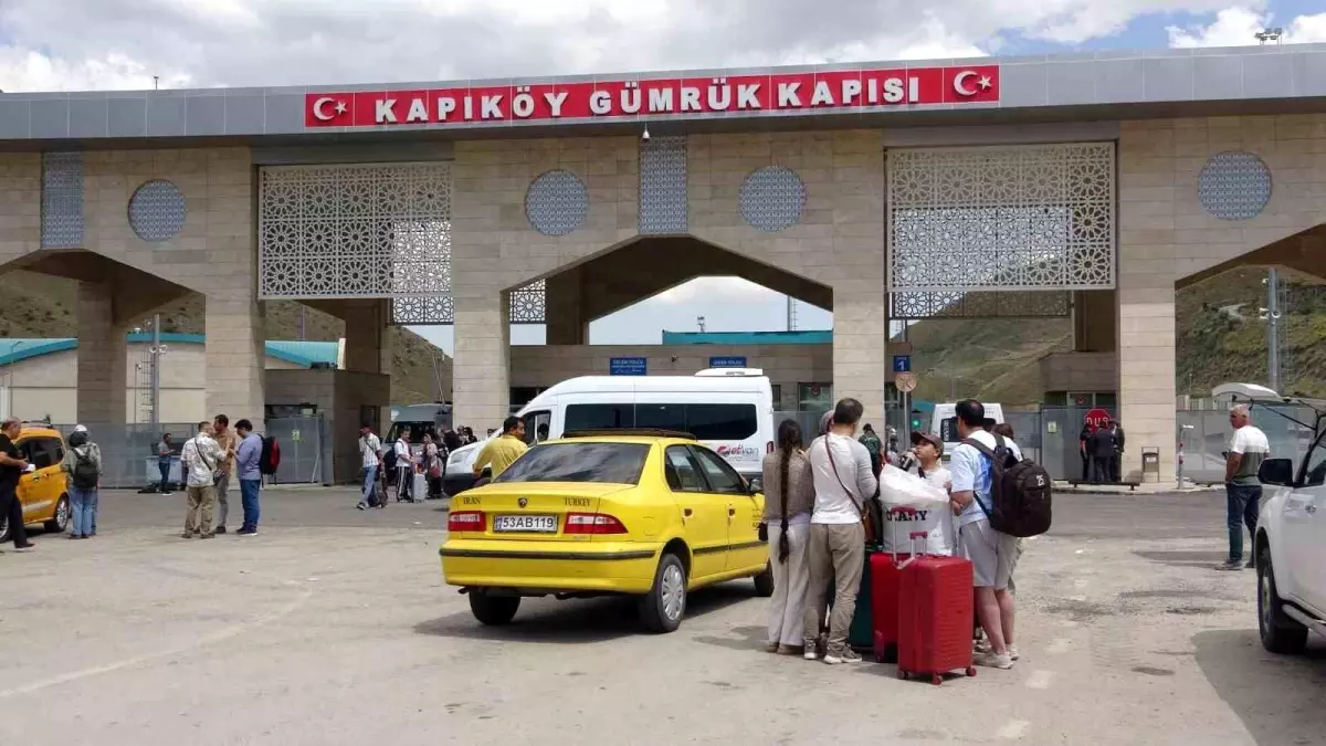 İran-İsrail Çatışmaları: Van Gümrük Kapısı'nda Hareketlilik Azaldı