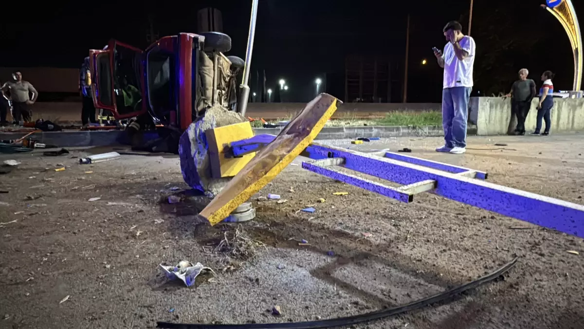 Kocaeli'de Trafik Kazası: 2 Yaralı