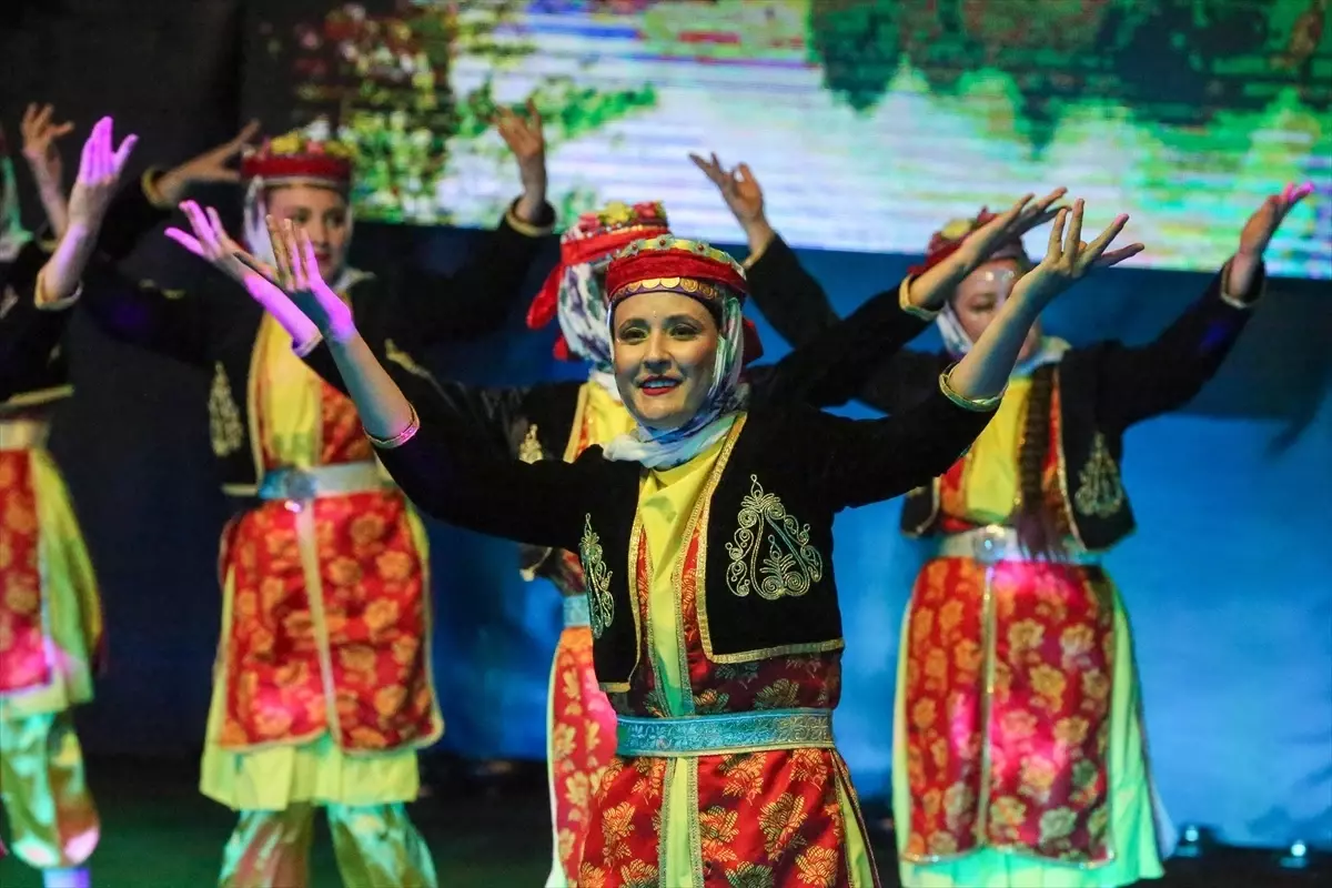 Uşak'ta Ruz-ı Hızır Dans Gösterisi
