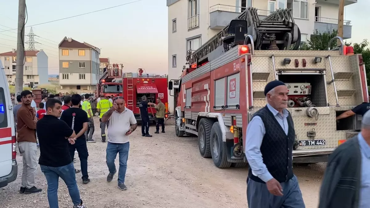 İnegöl'de Apartman Çatısında Yangın