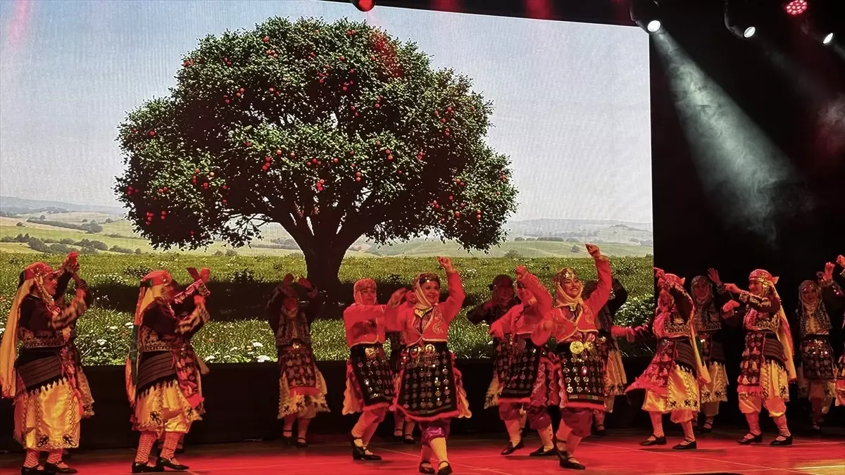 Öğretmenlerden Yıl Sonu Gösterisi