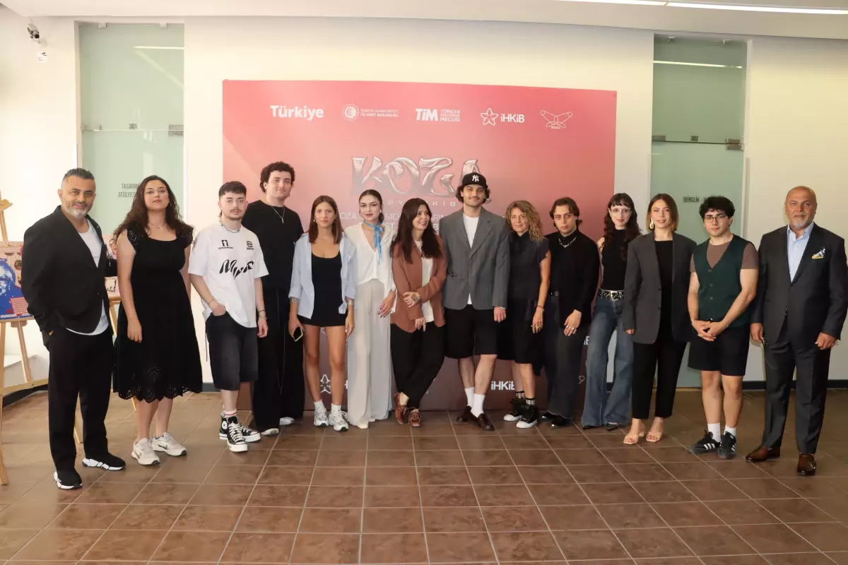 Koza Yarışması finalistleri koleksiyonlarını tanıttı, kavramlarla moda buluşturuldu