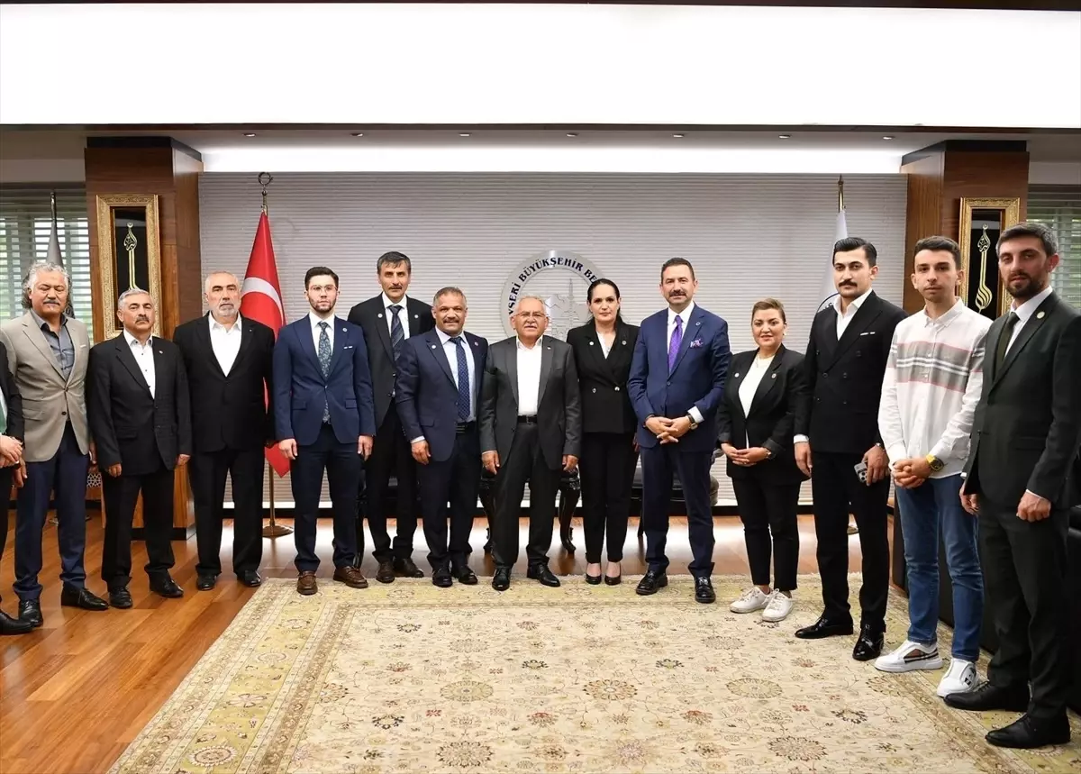 Kayserili Gurbetçilerden Büyükkılıç'a Ziyaret