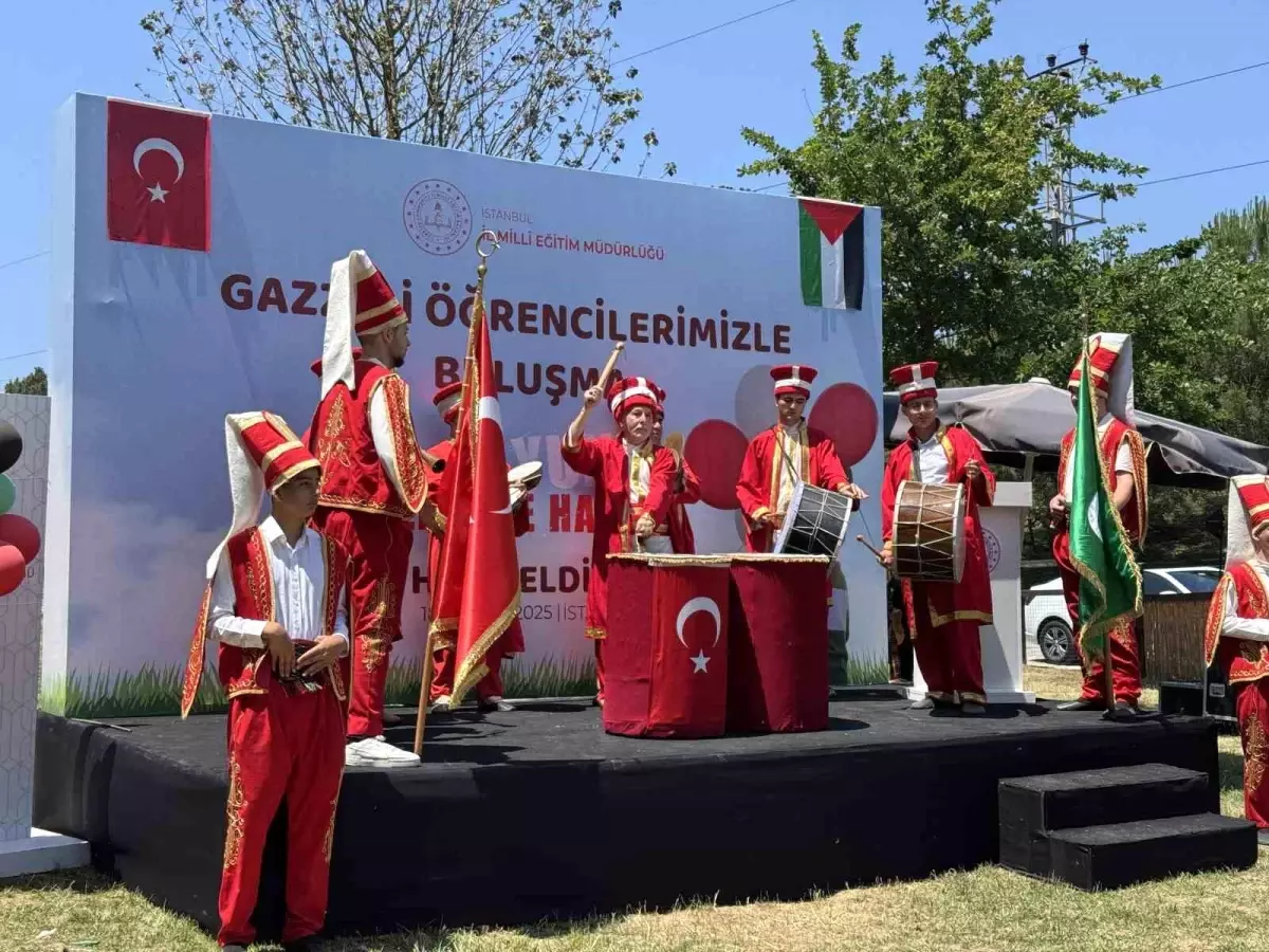 Gazzeli Öğrenciler İstanbul'da Eğlendi