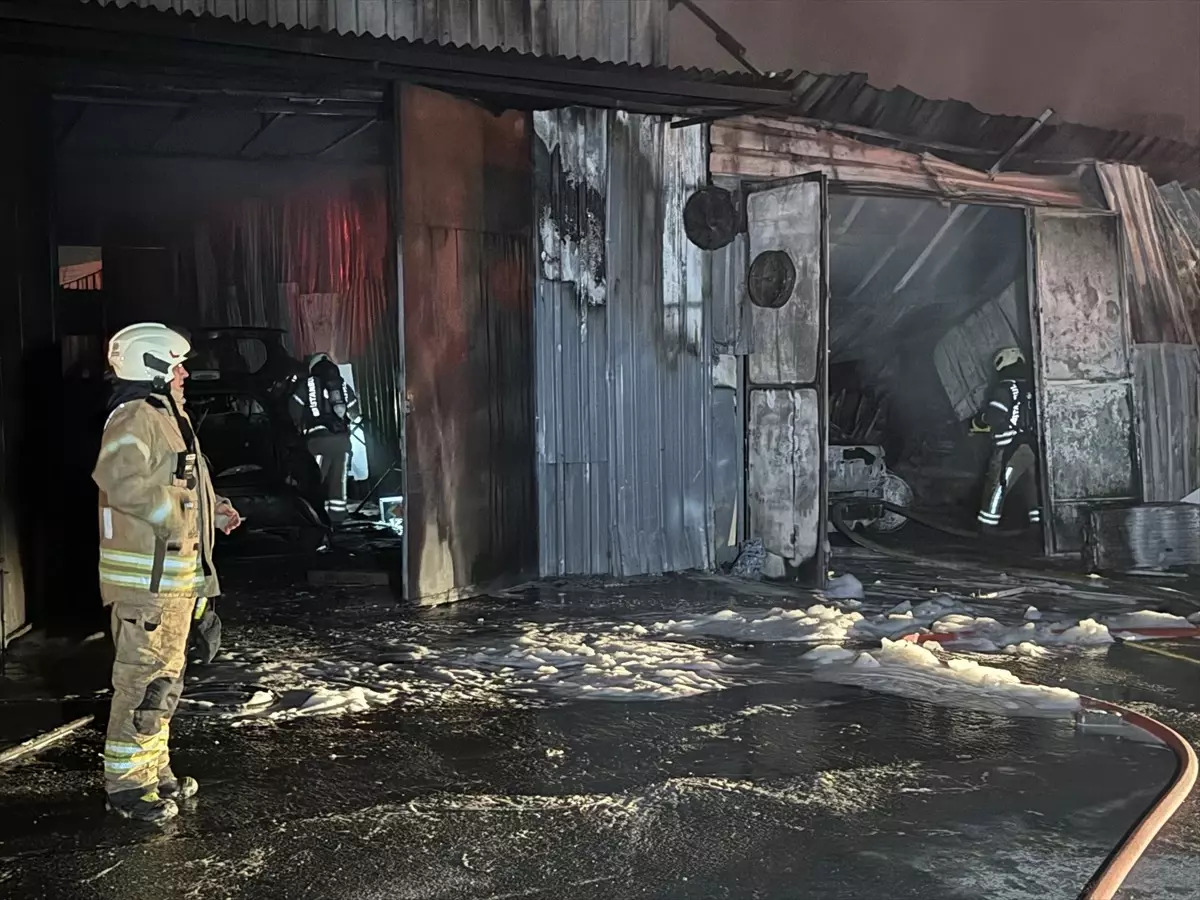 Bahçelievler'de Oto Sanayi Yangını