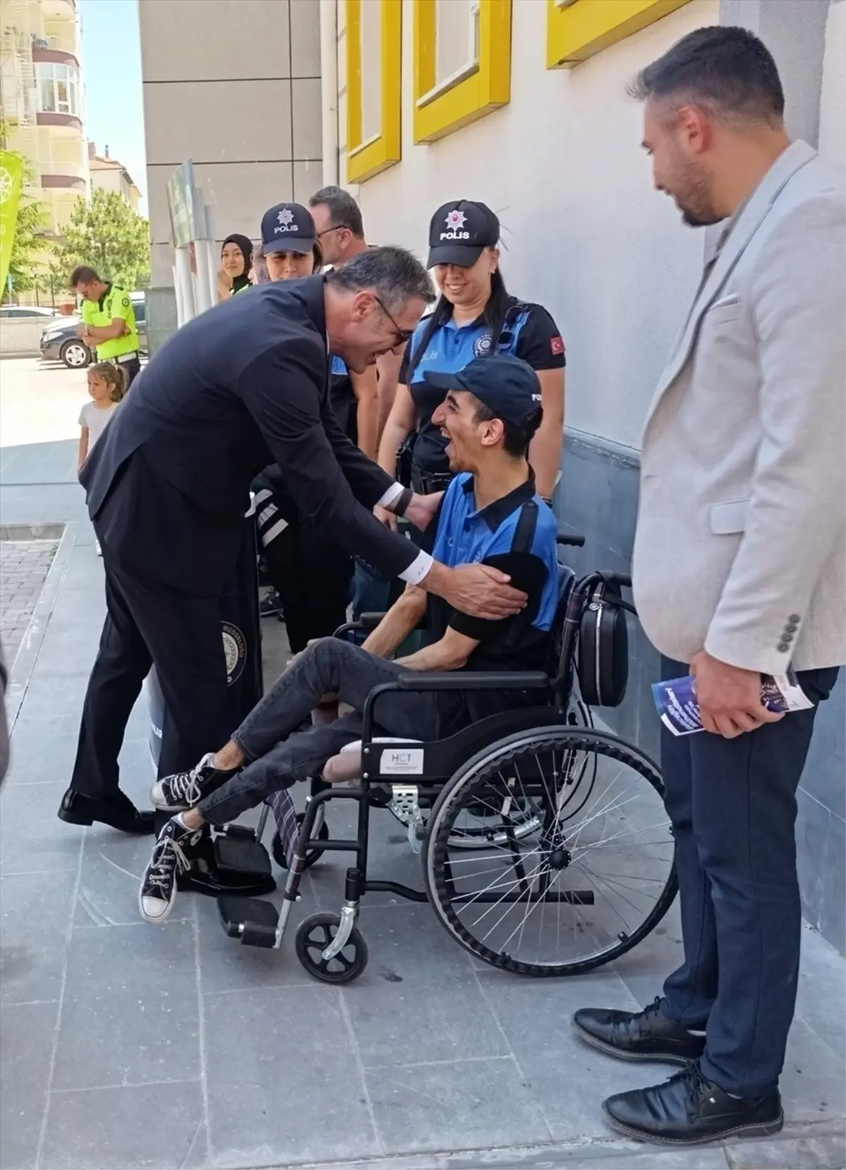 Engelli Büyüğün Polis Olma Hayali Gerçekleşti