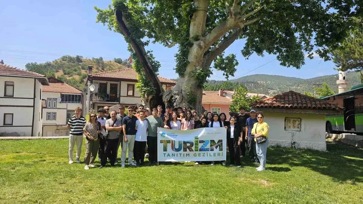 Sakarya'da Öğrencilere Kültürel ve Doğa Temalı Gezi Programı