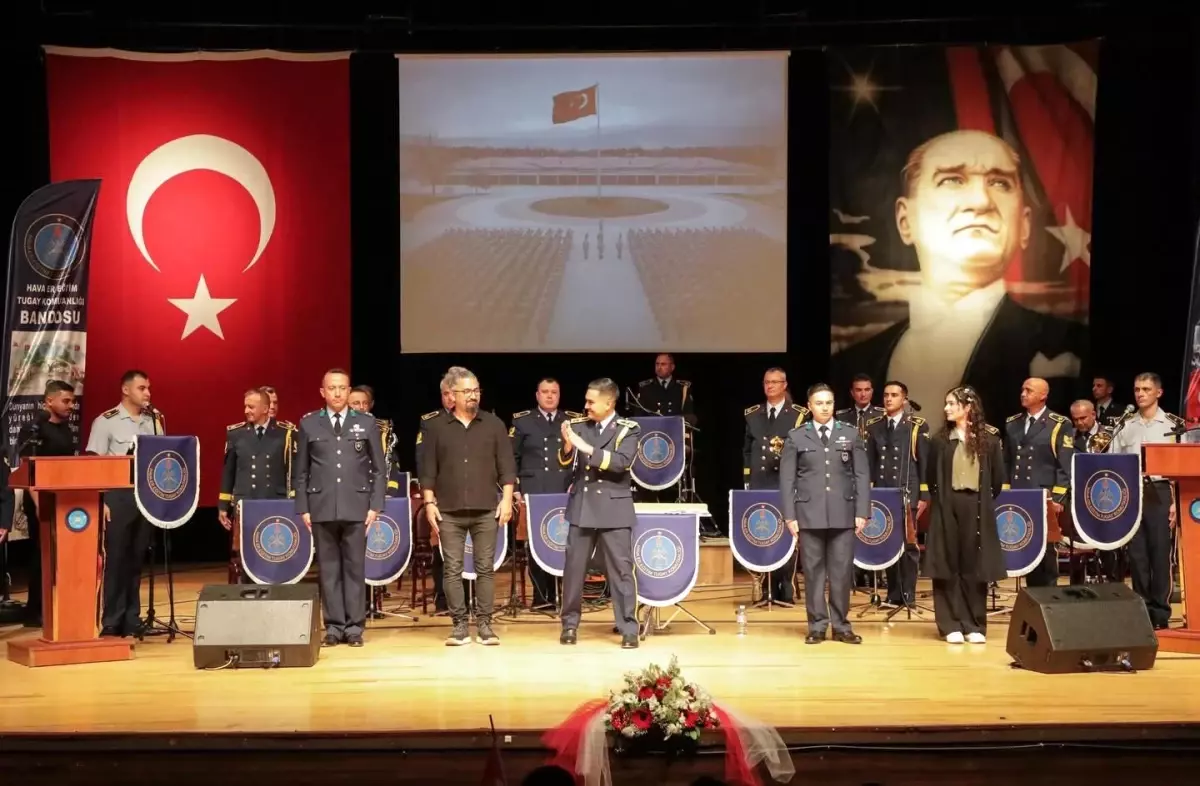 Kütahya'da 'Ordu Millet El Ele' Konseri Büyük İlgi Gördü